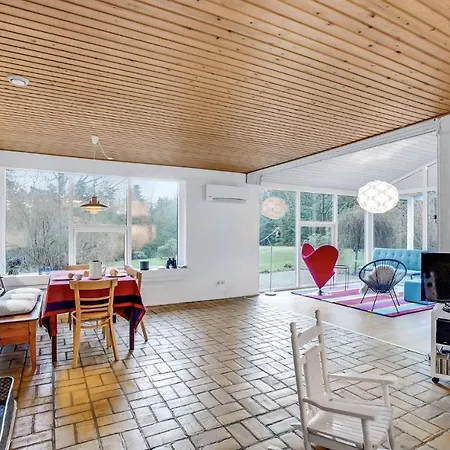 Holiday home Amazing In With Kitchen Hojslev